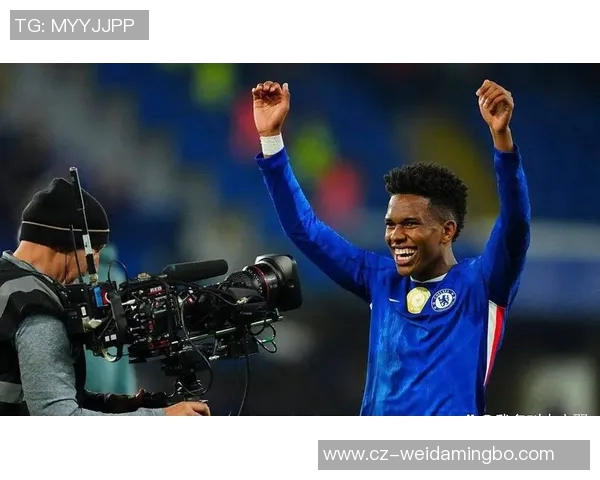 足球球星赛后泪崩动情一幕感动全场引发球迷热议 足球球星赛后泪崩动情一幕感动全场引发球迷热议